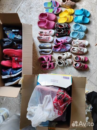 Детские вещи и обувь