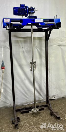 Мешалка промышленной емкости 1,1 кВт