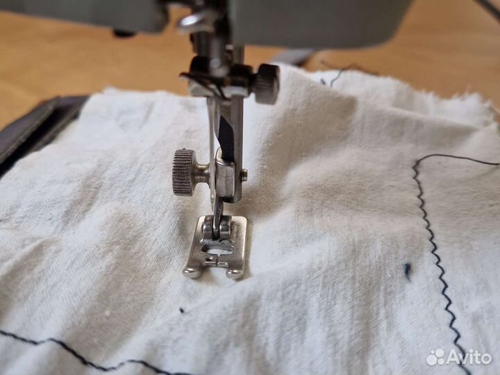 Швейная машинка чайка 132м