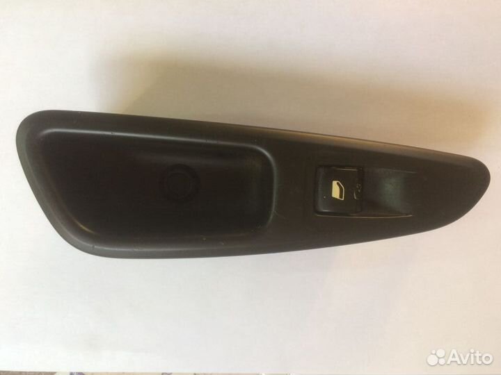 Блок стеклоподъемника задней левой двери Пежо 308