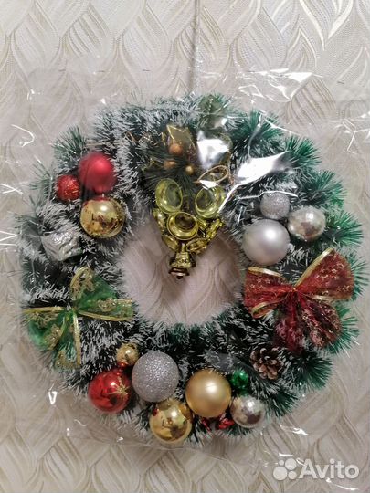 Новогодний венок ручной работы