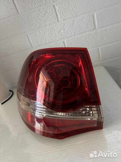 Задний стоп на Toyota Crown s200