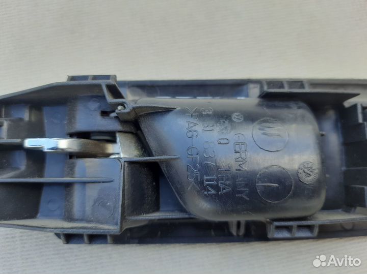 Ручка внутренняя передняя правая Volkswagen Golf 4