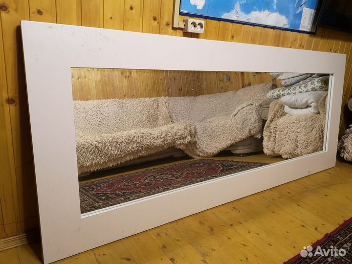 Большое настенное зеркало