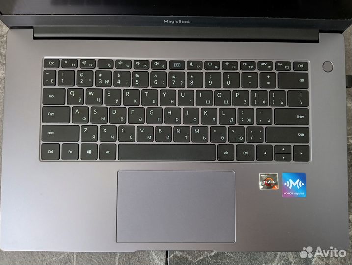 Honor MagicBook 15 ryzen 5 3500u 8 gb