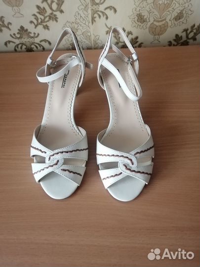 Кожаные летние босоножки