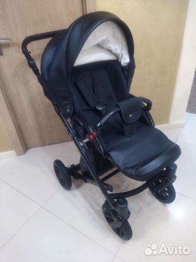 Детская прогулочная коляска