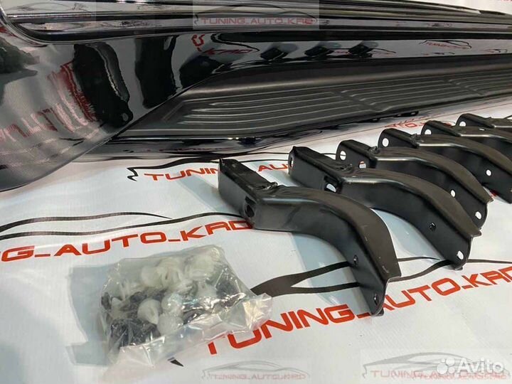 Подножки (пороги) Lexus LX 570 T5582