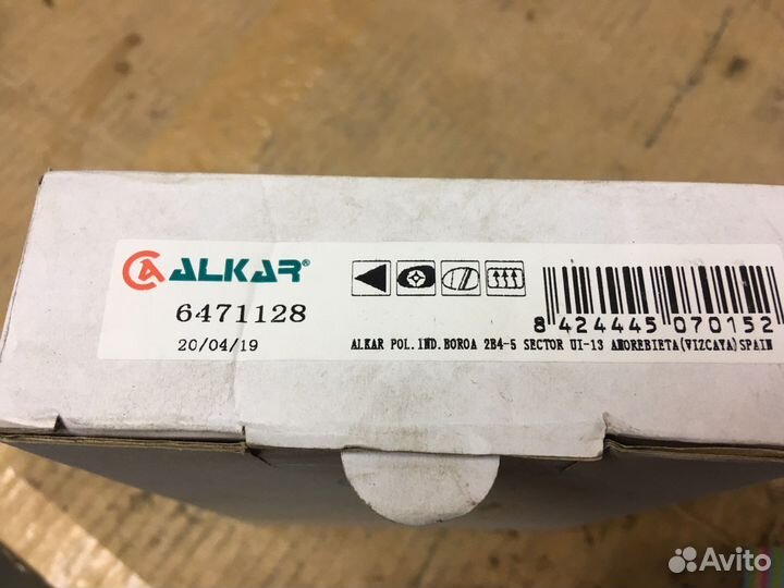 Зеркало левое с подогревом Skoda