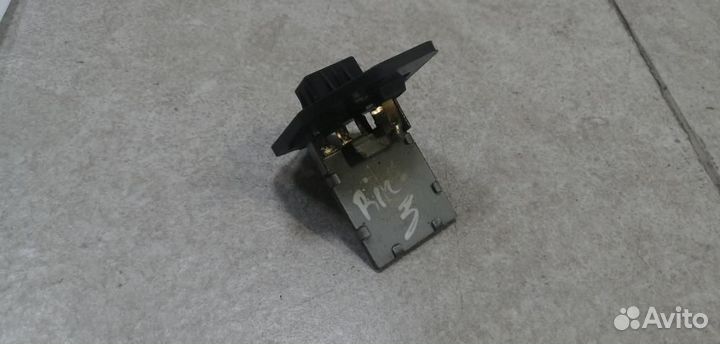 Резистор отопителя Kia Rio 3 UB 2011-2017