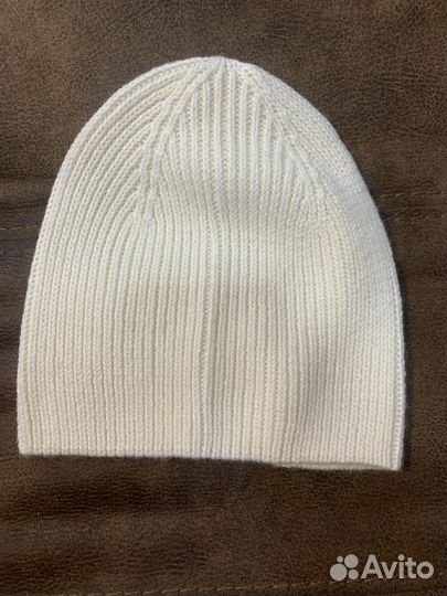 Шапка 50 шерсть, тянется хорошо