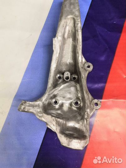 Кулак поворотный BMW F10