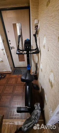 Велотренажёр б/у Decathlon bike 900 Domyos, черный