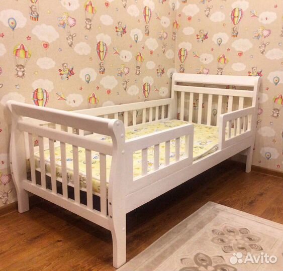 Детская кровать из массива