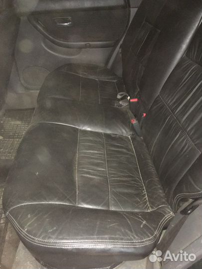 Кожаный салон Subaru Outback