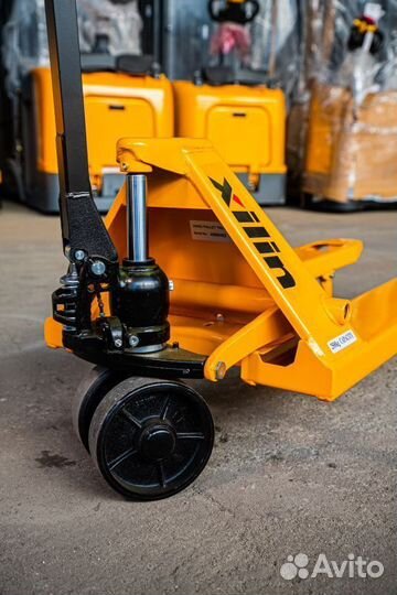 Рохля 2,5 т xilin DF-III резиновые колеса