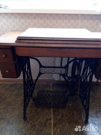Швейная машинка Зингер