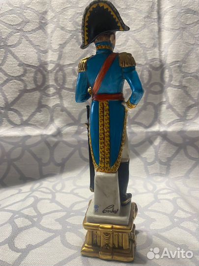 Фарфовая статуэтка маршал