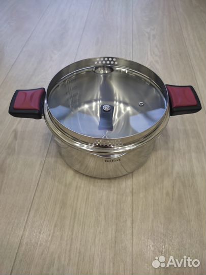 Кастрюля Tefal CookClip 5л. Новая