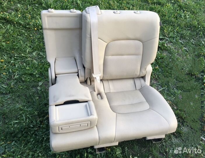 Задний диван Toyota Land Cruiser 200