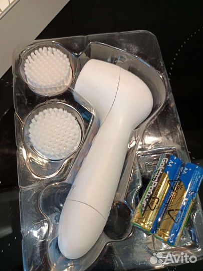 Щётка массажер для лица Mary Kay