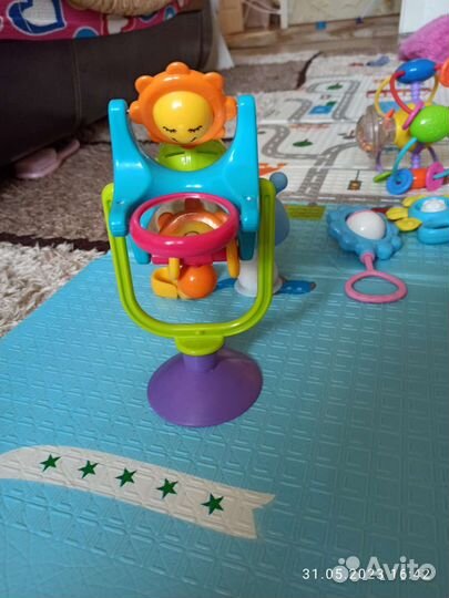 Развивающие игрушки для малышей пакетом