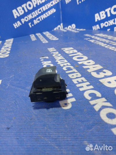 Кнопка стеклоподъемника Renault Megane 3 хэтчбек