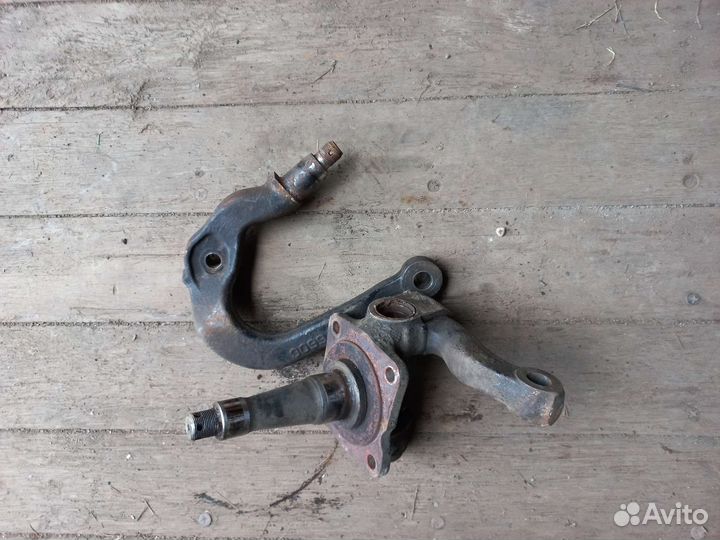 Поворотный кулак Фусо Кантер Е3,Е4