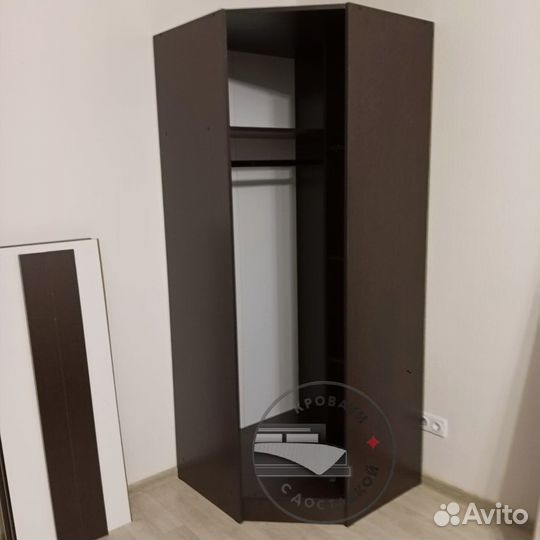 Шкаф