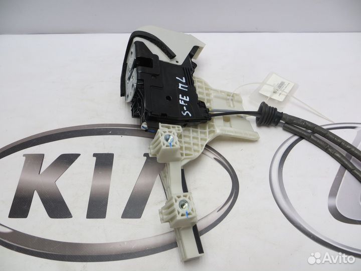 Замок двери передний левый Hyundai Santa Fe 4