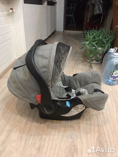 Автомобильное кресло