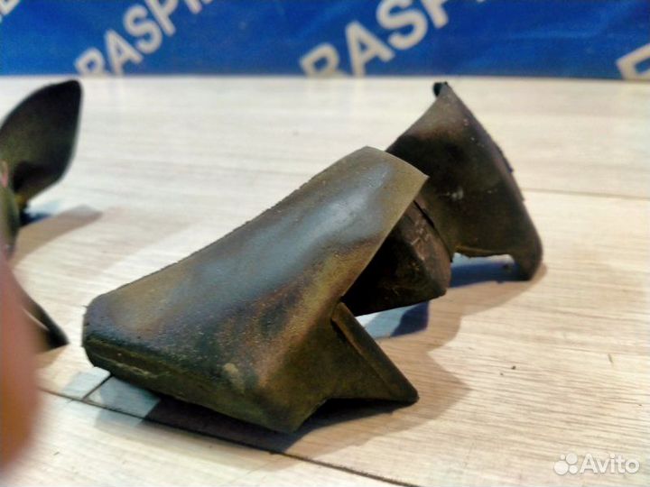 Уплотнительная резинка Toyota Mark Ii JZX100 1jzge