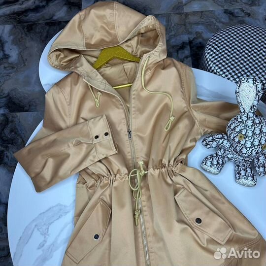 Куртка женская бежевая