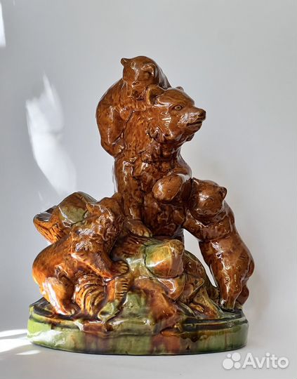 Медвецица с медвежатами Поливная керамика