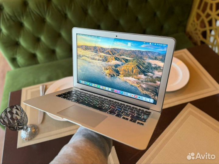 MacBook Air 13 SSD M2, идеальное состояние