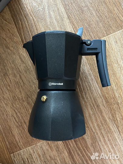 Гейзерная кофеварка rondell kafferro rds-499