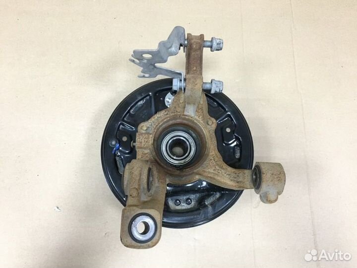 Кулак задний правый Nissan Terrano 3 D10