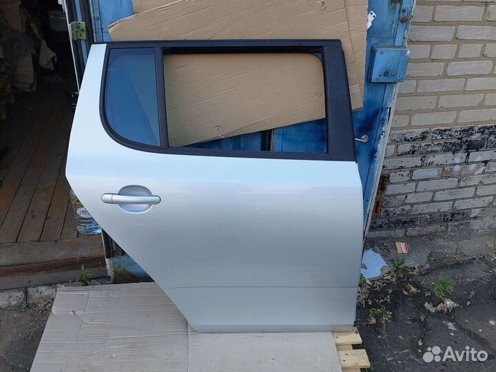 Дверь задняя правая Skoda Fabia 2 5J6833056