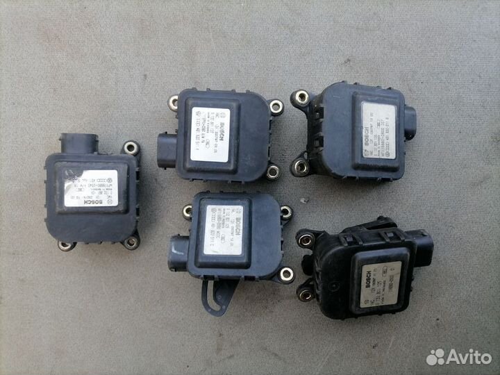 Моторчик заслонки отопителя Audi A6 (C5) 1997-2004