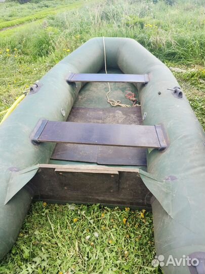 Надувная лодка с электромотором