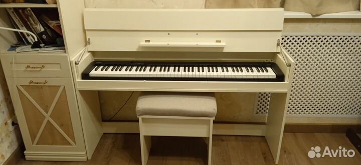 Деревянная стойка под электронное пианино