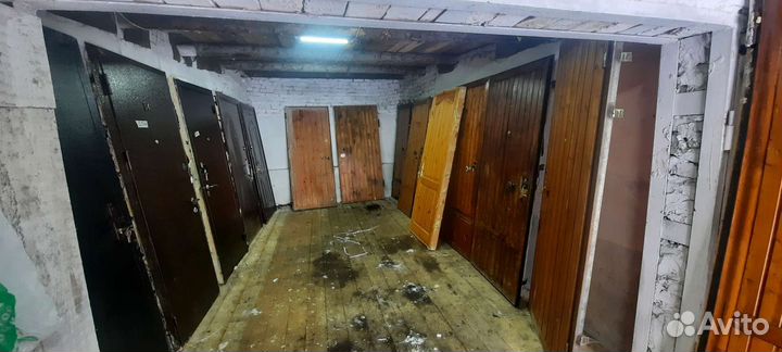 Железная входная дверь б у