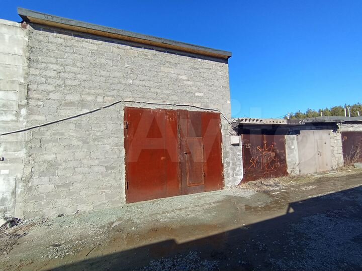 Гараж, > 30 м²