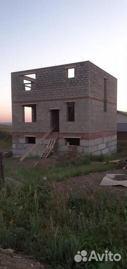 Бригада строителей (кирпич, фундамент,земля, )