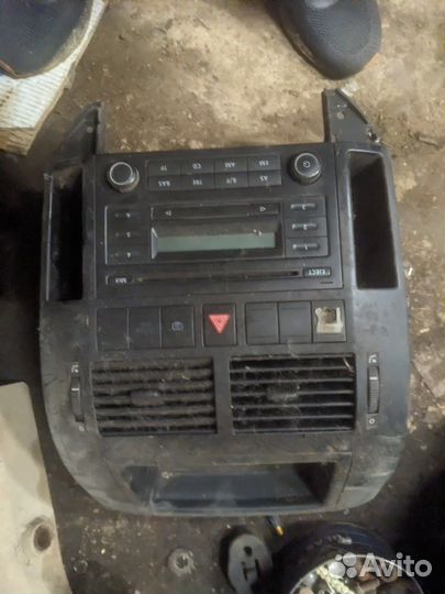 Центральная консоль панели Volkswagen Polo хетчбэк