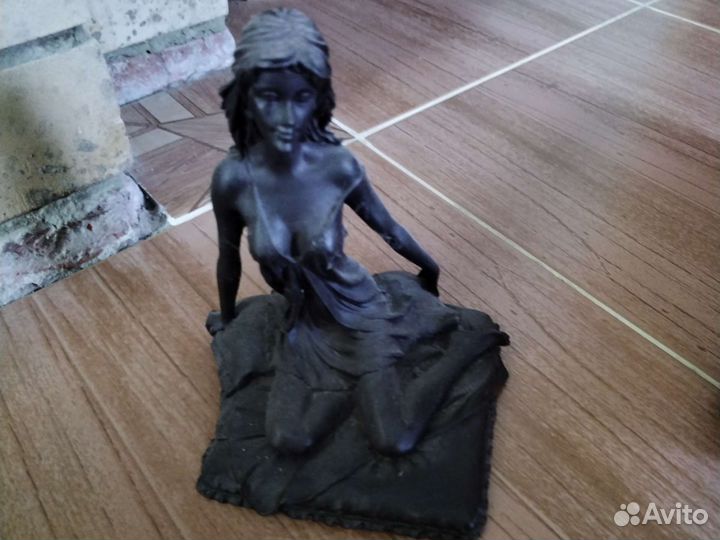 Коллекция чугун девушки