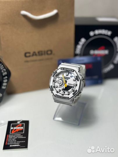 Часы Casio G-Shock GM-2100