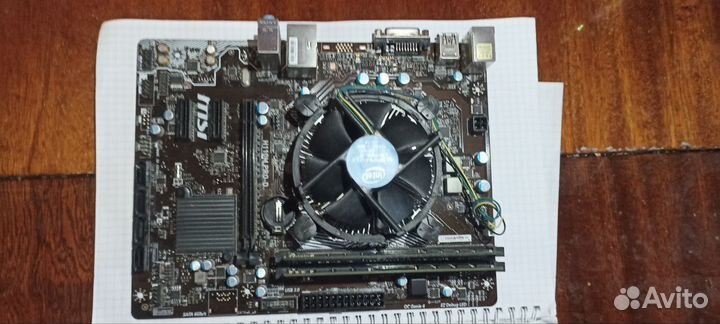 Материнская плата с процессором и памятью