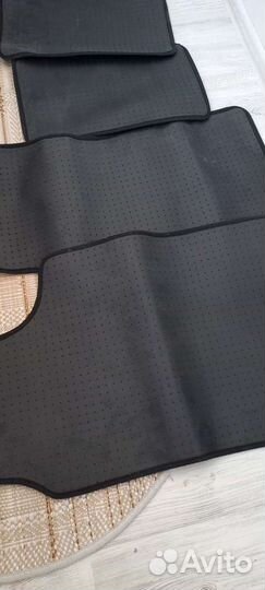 Автомобильные коврики универсальные