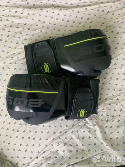 Боксерские перчатки 10 oz новые